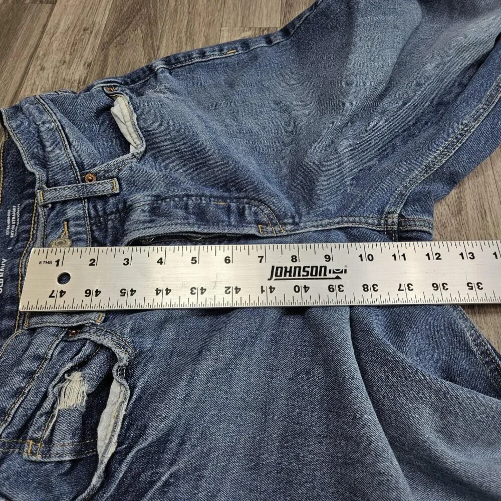 Old Navy High‎ Rise Sky-Hi Straight Jeans Womens 6 Medium Wash Distressed Denim